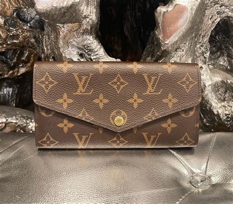 sarah wallet louis vuitton|louis vuitton monogram canvas wallet.